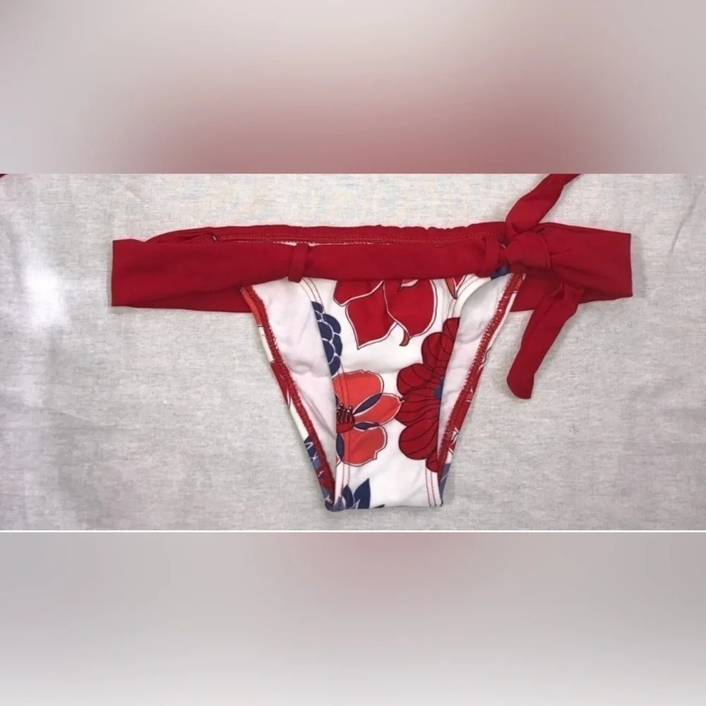 Recco Size Medium Brazilian Floral Thick Waist Bikini Bottom. New With Tags.
